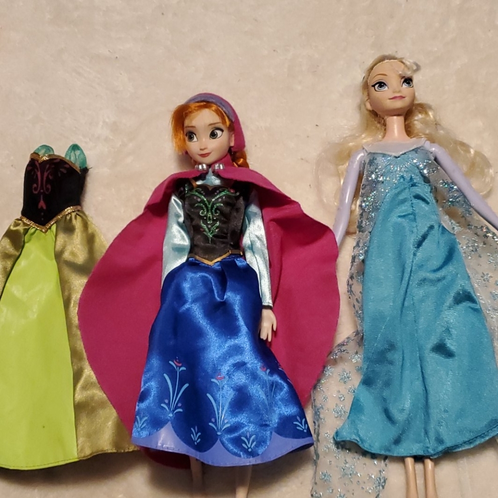 Elsa and Anna doll with dress